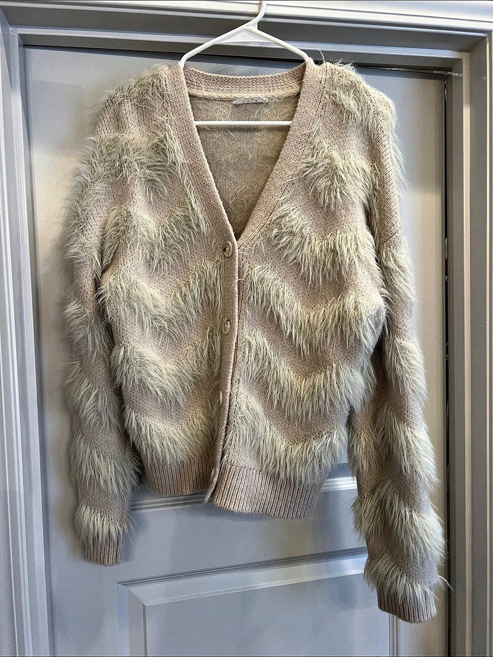Sage Cozy V Neck Knit Cardigan in Beige Size Small Like New